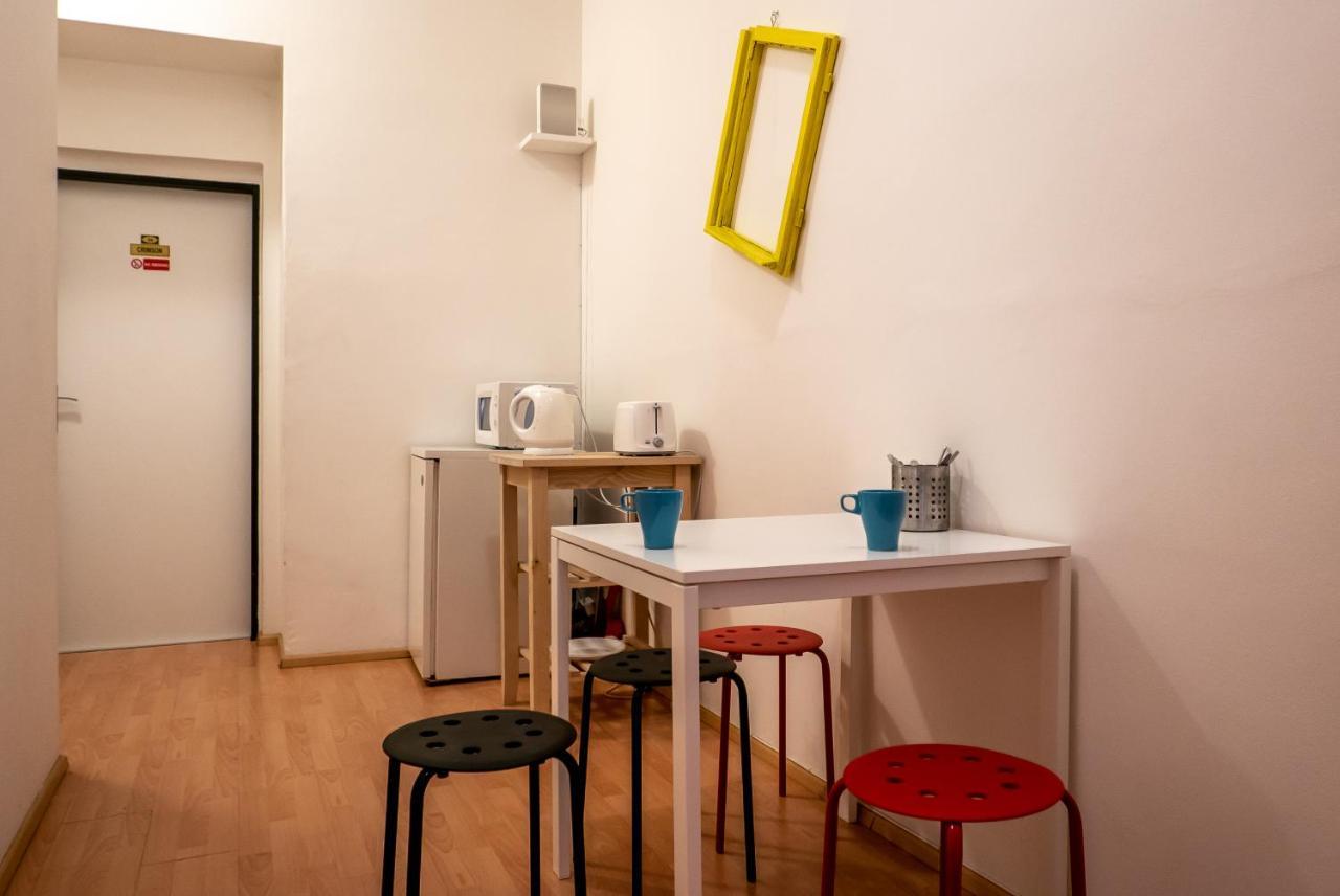 Clown And Bard Hostel Prague Ngoại thất bức ảnh