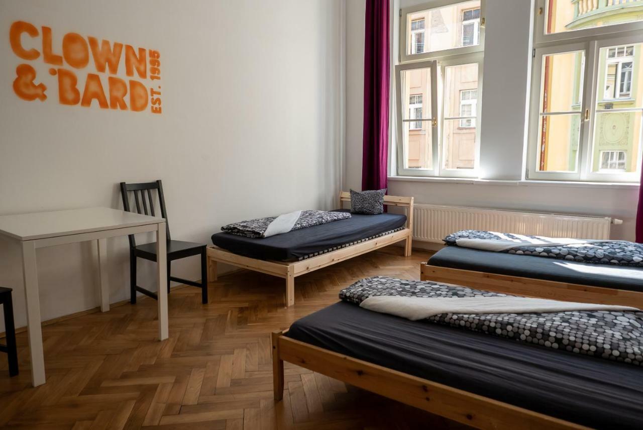 Clown And Bard Hostel Prague Ngoại thất bức ảnh