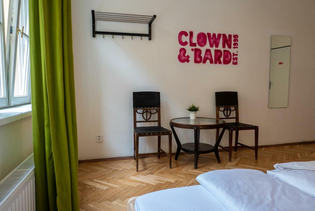 Clown And Bard Hostel Prague Ngoại thất bức ảnh